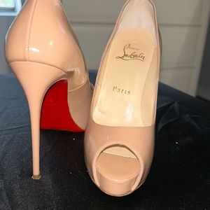Christian Louboutin nude pumps